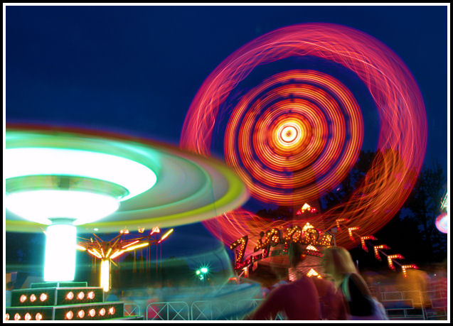 Long-exposure carnival ride
